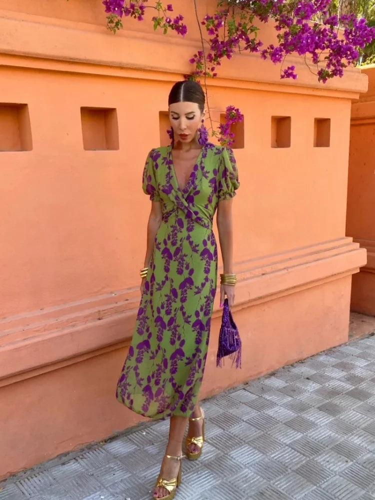 Vestido De Verano Elegante De Mujer Con Corte Fluido